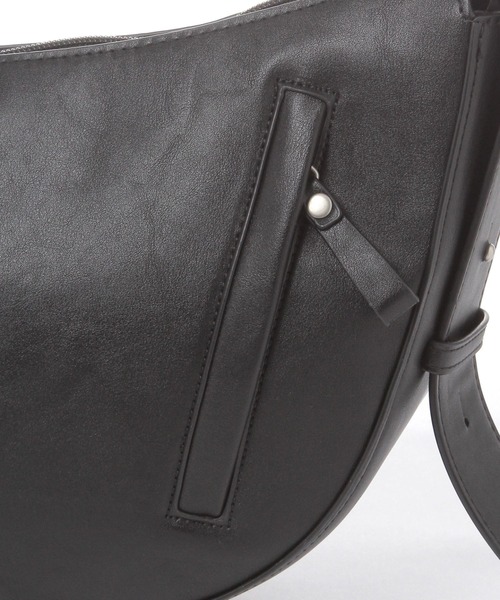 studio CLIP（スタディオクリップ）の「【人間工学に基づいて考えた！】からだよろこぶ合皮ショルダーバッグ（ショルダーバッグ・レディース・アイボリー/その他1/チャコール/ブラック・FREE）」の22枚目の写真