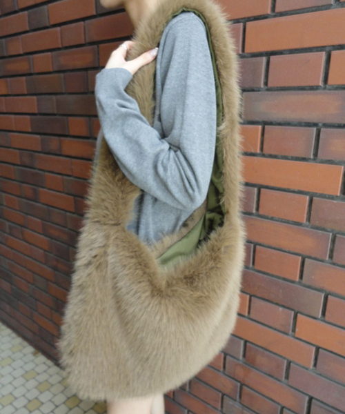 Oriens JOURNAL STANDARD(オリエンス ジャーナルスタンダード)の「ファーショルダーバッグ(ショルダーバッグ・レディース・ブラウン・FREE)」の19枚目の写真