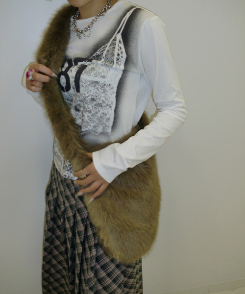 Oriens JOURNAL STANDARD(オリエンス ジャーナルスタンダード)の「ファーショルダーバッグ(ショルダーバッグ・レディース・ブラウン・FREE)」の14枚目の写真