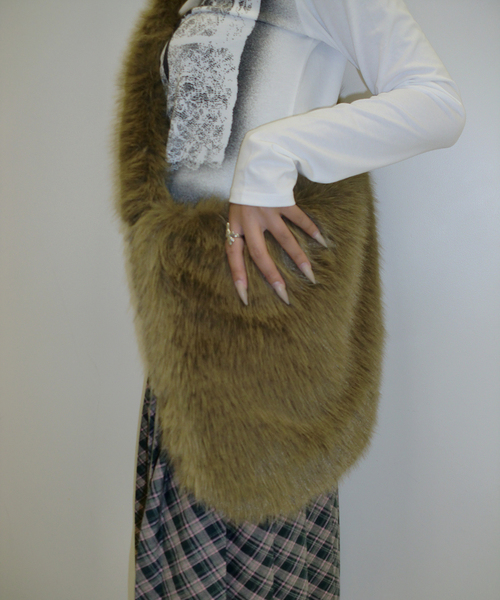 Oriens JOURNAL STANDARD(オリエンス ジャーナルスタンダード)の「ファーショルダーバッグ(ショルダーバッグ・レディース・ブラウン・FREE)」の13枚目の写真