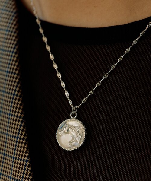 ear PAPILLONNER（イアパピヨネ）の「ホースエポコインネックレス（ネックレス・レディース・シルバー/ゴールド・FREE）」の5枚目の写真