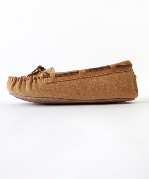 Minnetonka（ミネトンカ）の「MINNETONKA ミネトンカ / キャリー サンダーバード ファーモカシン CALLY THUNDERBIRD ANIMIKII（モカシン/デッキシューズ・レディース・チャコールグレー/ベージュ・6/8/7）」の8枚目の写真