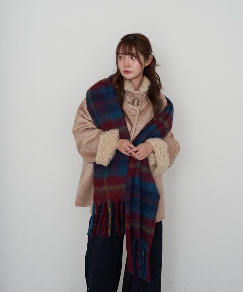 RAY CASSIN(レイカズン)の「チェック大判マフラー(マフラー・レディース・ホワイト系その他2/チャコールグレー/レッド・FREE)」の18枚目の写真