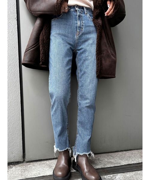 Ungrid（アングリッド）の「ヘムデザインストレッチデニム（デニムパンツ・レディース・ブルー/ブラック・24inch/25inch/26inch）」の16枚目の写真