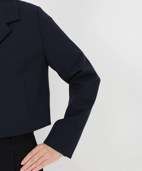 STRAWBERRY-FIELDS（ストロベリーフィールズ）の「サスティクロス_ショート丈ジャケット（テーラードジャケット・レディース・ベージュ/ネイビー・2）」の13枚目の写真