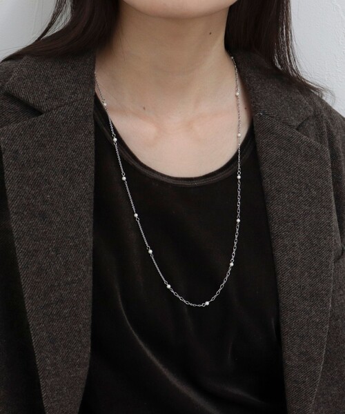 fredy emue（フレディエミュ）の「プチパール×チェーンロングネックレス（ネックレス・レディース・ゴールド/シルバー・FREE）」の5枚目の写真