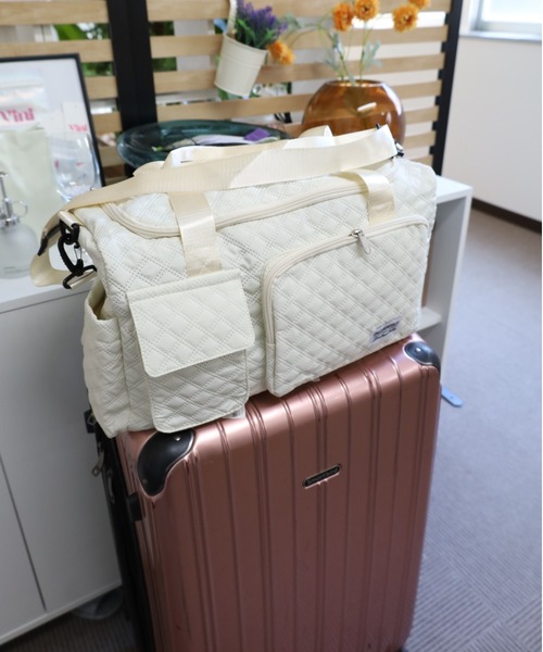 Vini(ヴィニ)の「【大容量 キャリーオン対応】キルティング 旅行バッグ ボストンバッグ(ボストンバッグ・レディース・ホワイト/ピンク/ブラック・FREE)」の12枚目の写真