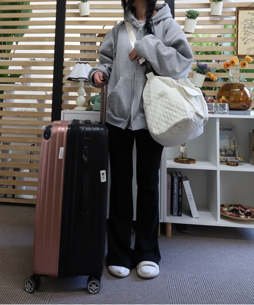 Vini(ヴィニ)の「【大容量 キャリーオン対応】キルティング 旅行バッグ ボストンバッグ(ボストンバッグ・レディース・ホワイト/ピンク/ブラック・FREE)」の14枚目の写真