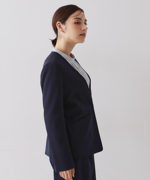 OPAQUE.CLIP（オペークドットクリップ）の「≪通勤・セレモニー/セットアップ対応≫ Vネックジャケット/ダブルクロス【洗濯機OK】（ノーカラージャケット・レディース・ライトベージュ/ブラック/ネイビー・36/34/42/40/38）」の17枚目の写真