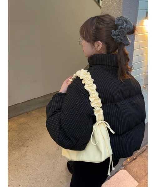 SLY（スライ）の「FRILL CHOUCHOU フリル シュシュ（シュシュ・レディース・ライム/グレー・FREE）」の4枚目の写真