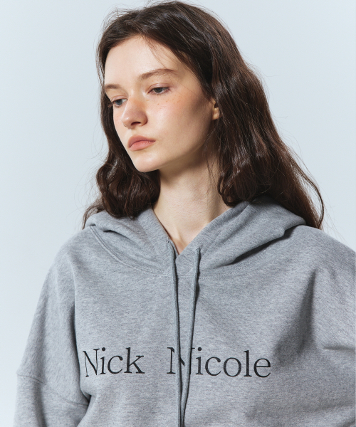 NICK&NICOLE(ニックアンドニコール)の「NICOLE LOGO CROP HOODY_GRAY(パーカー・レディース・その他・FREE)」の2枚目の写真