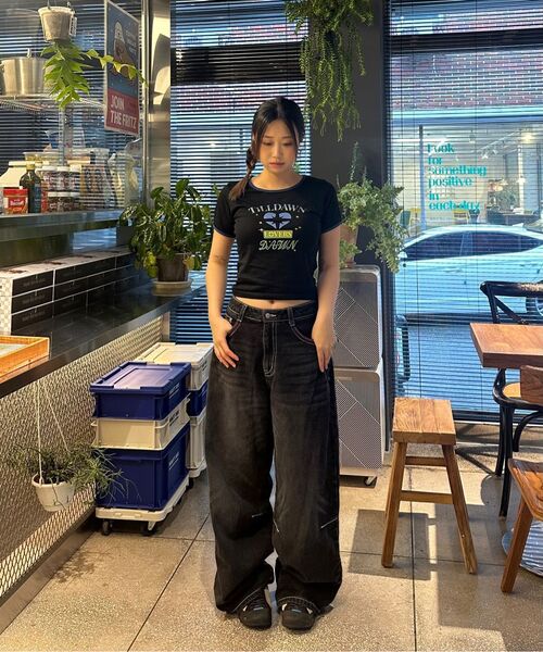 AAKAM(アーカム)の「CROS2 Washed Denim Pants (Black)(デニムパンツ・レディース・その他・1/2)」の16枚目の写真