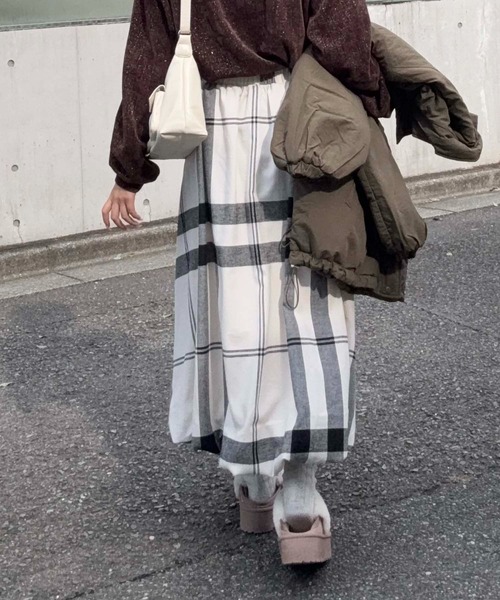 AS KNOW AS plus（アズノゥアズプラス）の「♪チェック柄バルーンスカート（スカート・レディース・ブラック/オフホワイト/ブラウン・FREE）」の7枚目の写真