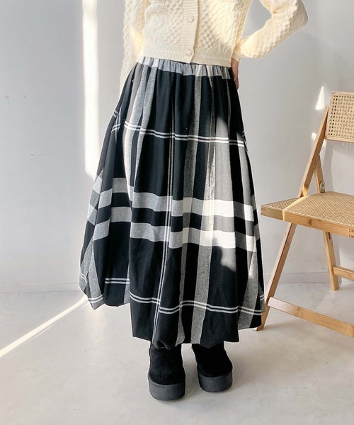 AS KNOW AS plus（アズノゥアズプラス）の「♪チェック柄バルーンスカート（スカート・レディース・ブラック/オフホワイト/ブラウン・FREE）」の14枚目の写真