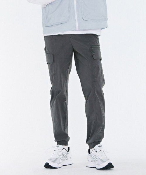 CHASECULT(チェイスカルト)の「共用カーゴジョガーバンディングパンツ-CARU2213B09(スウェットパンツ・メンズ・チャコールグレー・67)」の1枚目の写真