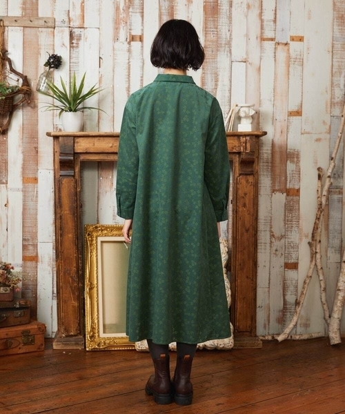 Jocomomola(ホコモモラ)の「コーデュロイオパールプリントシャツワンピース(ワンピース・レディース・モカ/グリーン・40)」の4枚目の写真