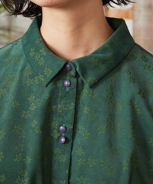 Jocomomola(ホコモモラ)の「コーデュロイオパールプリントシャツワンピース(ワンピース・レディース・モカ/グリーン・40)」の5枚目の写真