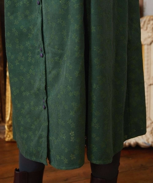 Jocomomola(ホコモモラ)の「コーデュロイオパールプリントシャツワンピース(ワンピース・レディース・モカ/グリーン・40)」の9枚目の写真