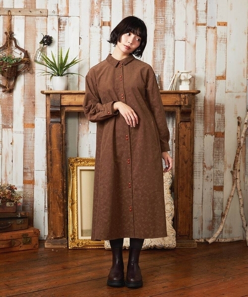 Jocomomola(ホコモモラ)の「コーデュロイオパールプリントシャツワンピース(ワンピース・レディース・モカ/グリーン・40)」の20枚目の写真