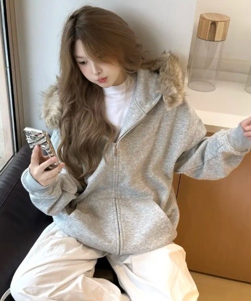 セール】【25秋冬新作】裏起毛ふわもこファーフードジップパーカー