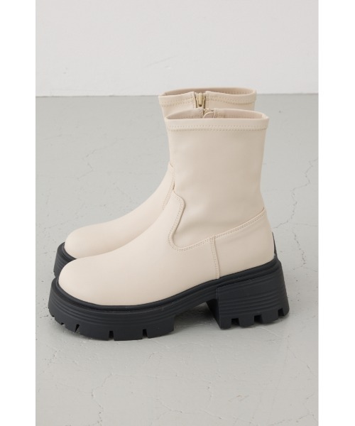 AZUL by moussy(アズールバイマウジー)の「VENUSストレッチトラックソールブーツ(ブーツ・レディース・アイボリー/ブラック・SMALL/MEDIUM/LARGE)」の12枚目の写真