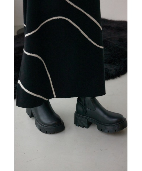 AZUL by moussy(アズールバイマウジー)の「VENUSストレッチトラックソールブーツ(ブーツ・レディース・アイボリー/ブラック・SMALL/MEDIUM/LARGE)」の22枚目の写真