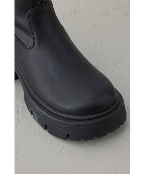 AZUL by moussy(アズールバイマウジー)の「VENUSストレッチトラックソールブーツ(ブーツ・レディース・アイボリー/ブラック・SMALL/MEDIUM/LARGE)」の5枚目の写真