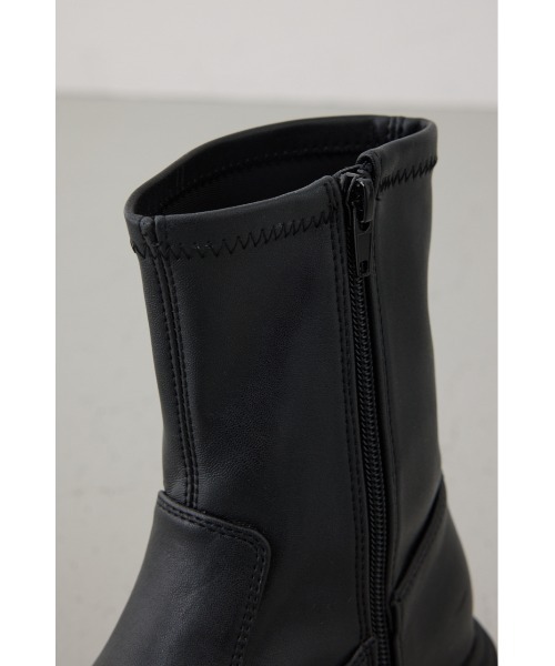 AZUL by moussy(アズールバイマウジー)の「VENUSストレッチトラックソールブーツ(ブーツ・レディース・アイボリー/ブラック・SMALL/MEDIUM/LARGE)」の7枚目の写真