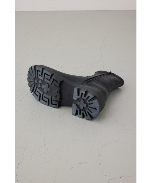 AZUL by moussy(アズールバイマウジー)の「VENUSストレッチトラックソールブーツ(ブーツ・レディース・アイボリー/ブラック・SMALL/MEDIUM/LARGE)」の8枚目の写真