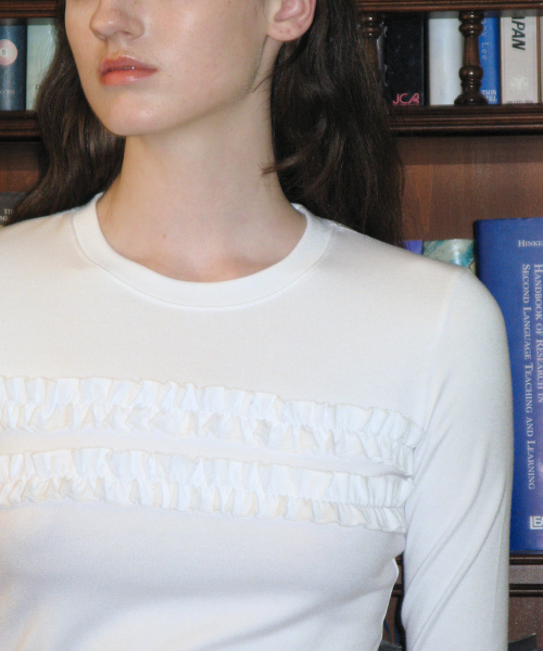 SINOON(シヌーン)の「RUFFLE POINT LONG SLEEVE (WHITE)(Tシャツ/カットソー・レディース・その他・FREE)」の4枚目の写真