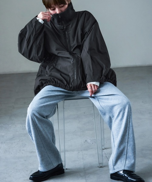 Fashion Letter(ファッションレター)の「ビッグカラー 中綿バルーンジャケット(ダウンジャケット/コート・レディース・アイボリー/ブラック/ダークブラウン・M)」の4枚目の写真
