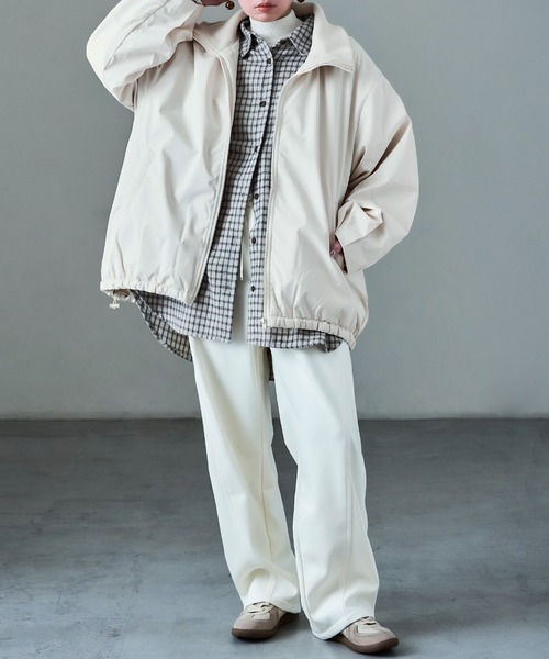 Fashion Letter(ファッションレター)の「ビッグカラー 中綿バルーンジャケット(ダウンジャケット/コート・レディース・アイボリー/ブラック/ダークブラウン・M)」の21枚目の写真