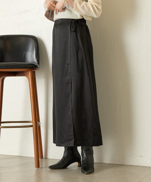 Jena espace merveilleux（ジェナ　エスパスメルヴェイユ）の「ラップ風サテンスカート（スカート・レディース・ブラック/グレー・FREE）」の2枚目の写真