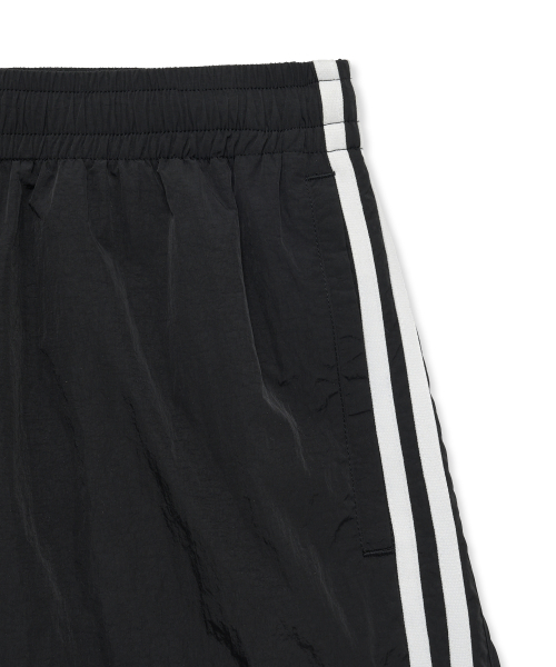 YALE(イェール)の「ナイロンブルドッグスショートパンツ_ブラック(その他パンツ・レディース・その他・SMALL/MEDIUM/LARGE/X-LARGE)」の4枚目の写真