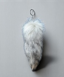 pyornim（ピョルニム）の「ミニフォックス フェイクファー しっぽチャーム キーホルダー（キーホルダー）」