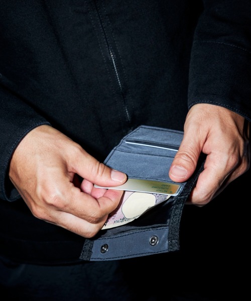 PACKING(パッキング)の「PACKING/パッキングPACKING BLACK REFLECTIVE WALLET パッキングブラックリフレクティブウォレット(財布・メンズ・ブラック・F)」の9枚目の写真