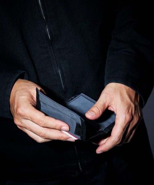 PACKING(パッキング)の「PACKING/パッキングPACKING BLACK REFLECTIVE WALLET パッキングブラックリフレクティブウォレット(財布・メンズ・ブラック・F)」の10枚目の写真