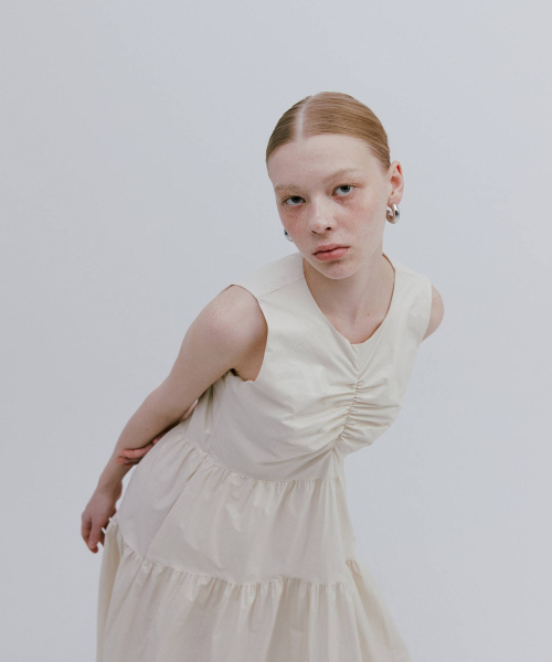 MAIS(マイス)の「SHINING SLEEVELESS DRESS / IVORY(ワンピース・レディース・アイボリー・FREE)」の2枚目の写真