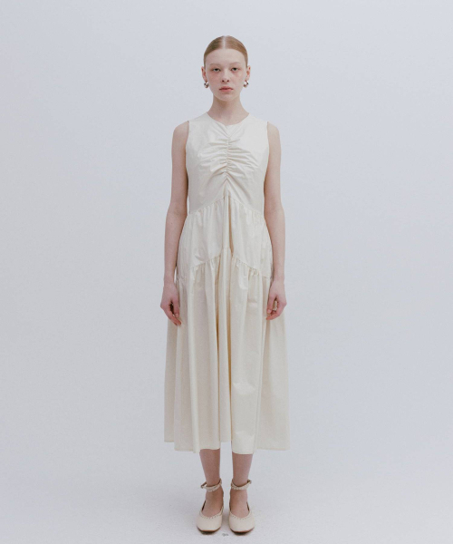 MAIS(マイス)の「SHINING SLEEVELESS DRESS / IVORY(ワンピース・レディース・アイボリー・FREE)」の4枚目の写真