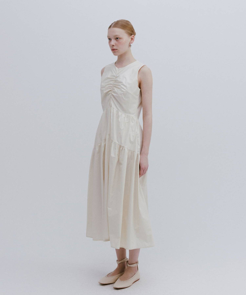 MAIS(マイス)の「SHINING SLEEVELESS DRESS / IVORY(ワンピース・レディース・アイボリー・FREE)」の5枚目の写真