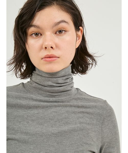 新品未使用【emmi atelier】ハイネックメッシュカットソー LBEG ハイネックカットソー（Tシャツ/カットソー）｜emmi（エミ）の