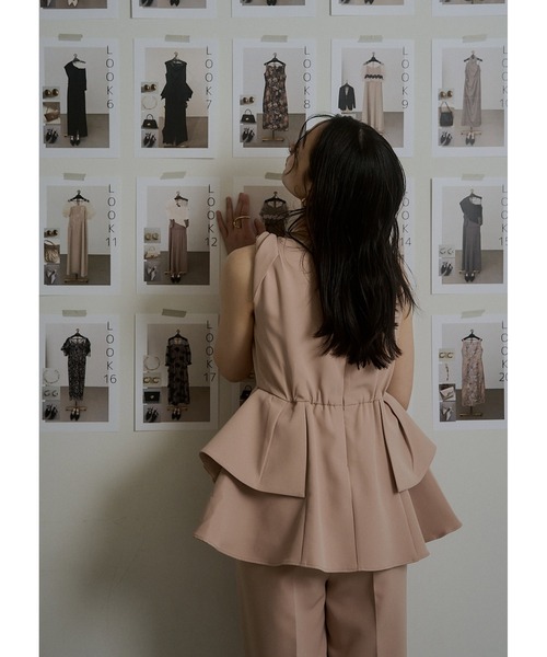 LE'RURE（リルアー）の「Twist neck peplum set up pants（パンツドレス・レディース・グレー/ピンクベージュ/ストライプ・SMALL/MEDIUM/M-Long）」の18枚目の写真