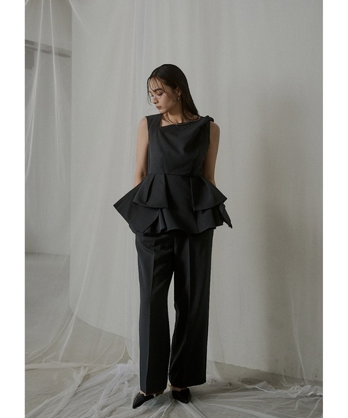 LE'RURE（リルアー）の「Twist neck peplum set up pants（パンツドレス・レディース・グレー/ピンクベージュ/ストライプ・SMALL/MEDIUM/M-Long）」の4枚目の写真