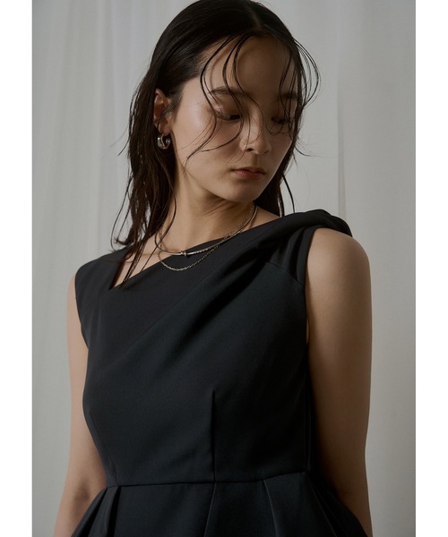 LE'RURE（リルアー）の「Twist neck peplum set up pants（パンツドレス・レディース・グレー/ピンクベージュ/ストライプ・SMALL/MEDIUM/M-Long）」の8枚目の写真