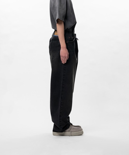 In・stru(men-tal).(インストルメンタル)の「Hard Washed Selvage Denim Baggy Pants(デニムパンツ・メンズ・インディゴブルー/ブラック・44/46/48)」の7枚目の写真