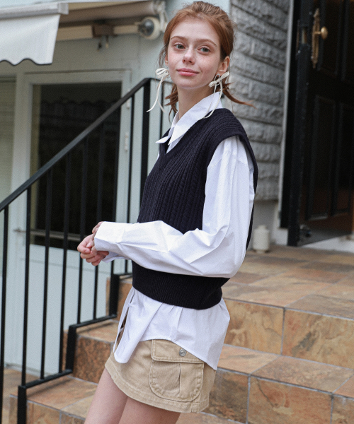 LOSSYROW（ロッシロー）の「Minimal Cable Vest Navy（ニット/セーター・レディース・その他・FREE）」の4枚目の写真