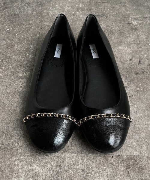 DouDou（ドゥドゥ）の「【WEB限定】チェーンフラットパンプス（その他シューズ・レディース・ブラック/ベージュ・24.5cm/24cm/23.5cm/23cm）」の5枚目の写真