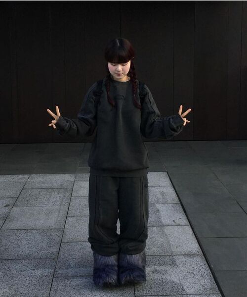 LORES（ロアス）の「Curved Line Dyed Sweatpants - Charcoal（スウェットパンツ・レディース・その他・M/L）」の4枚目の写真