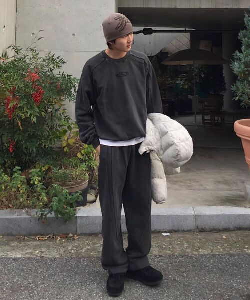 LORES（ロアス）の「Curved Line Dyed Sweatpants - Charcoal（スウェットパンツ・レディース・その他・M/L）」の5枚目の写真
