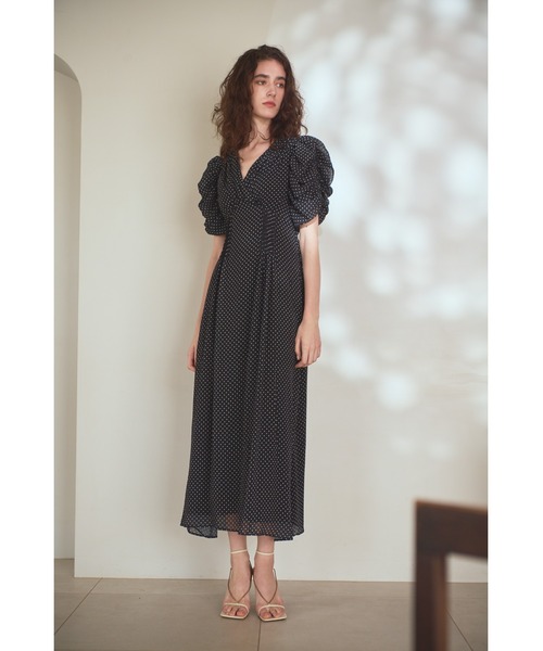 Estella.K(エステラケー)の「Vina Dress ドレープスリーブソフトドレス(ワンピース・レディース・ブラック系その他/レッド/ピンクベージュ・FREE)」の2枚目の写真